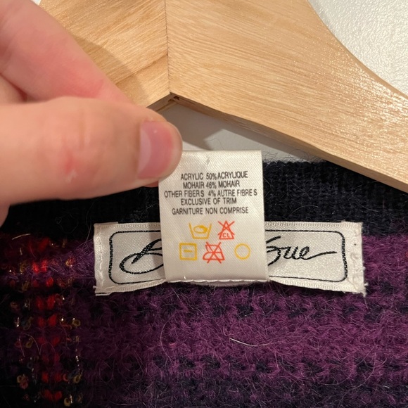 Beautiful vintage heavy weight cardigan - Picture 4 of 5